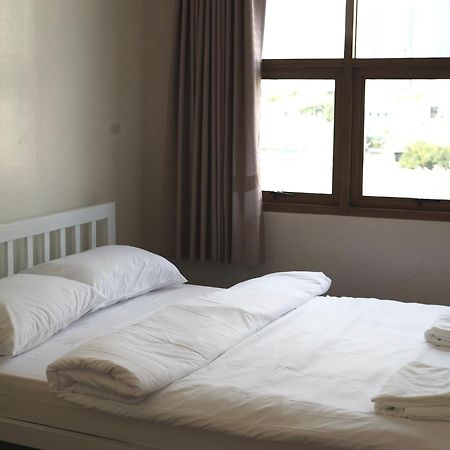 Krung Tone Hostel Bangkok Ngoại thất bức ảnh