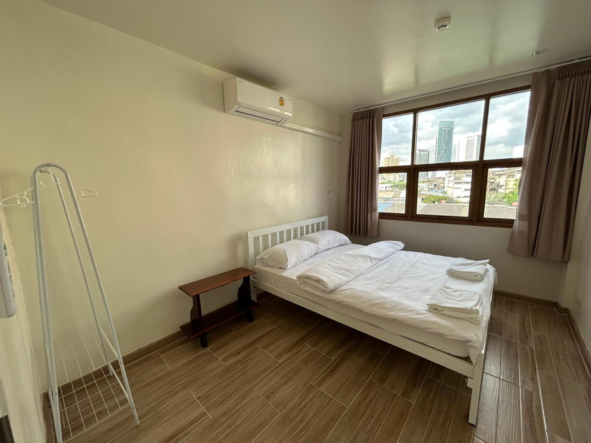 Krung Tone Hostel Bangkok Ngoại thất bức ảnh
